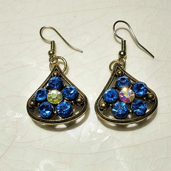 ALADDIN’S JEWEL CAVE BLUE+AURORA BOREALIS SWAROVSKI CRYST Earrings NWOT - Picture 3 of 9